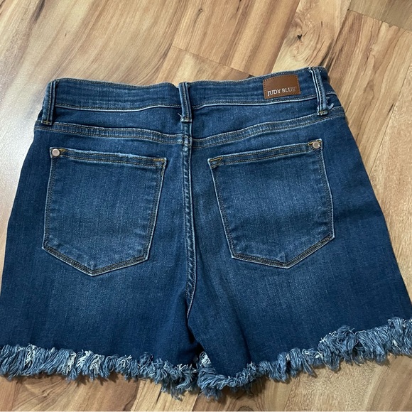 Judy Blue High Waisted Denim Shorts with Frayed Hem Sz M - Picture 2 of 7